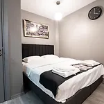 Hotel Opera *
