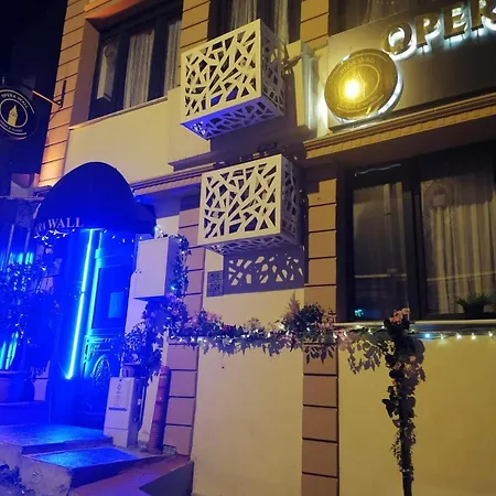 Opera מלון *