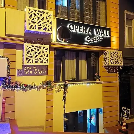 Opera Hotel *